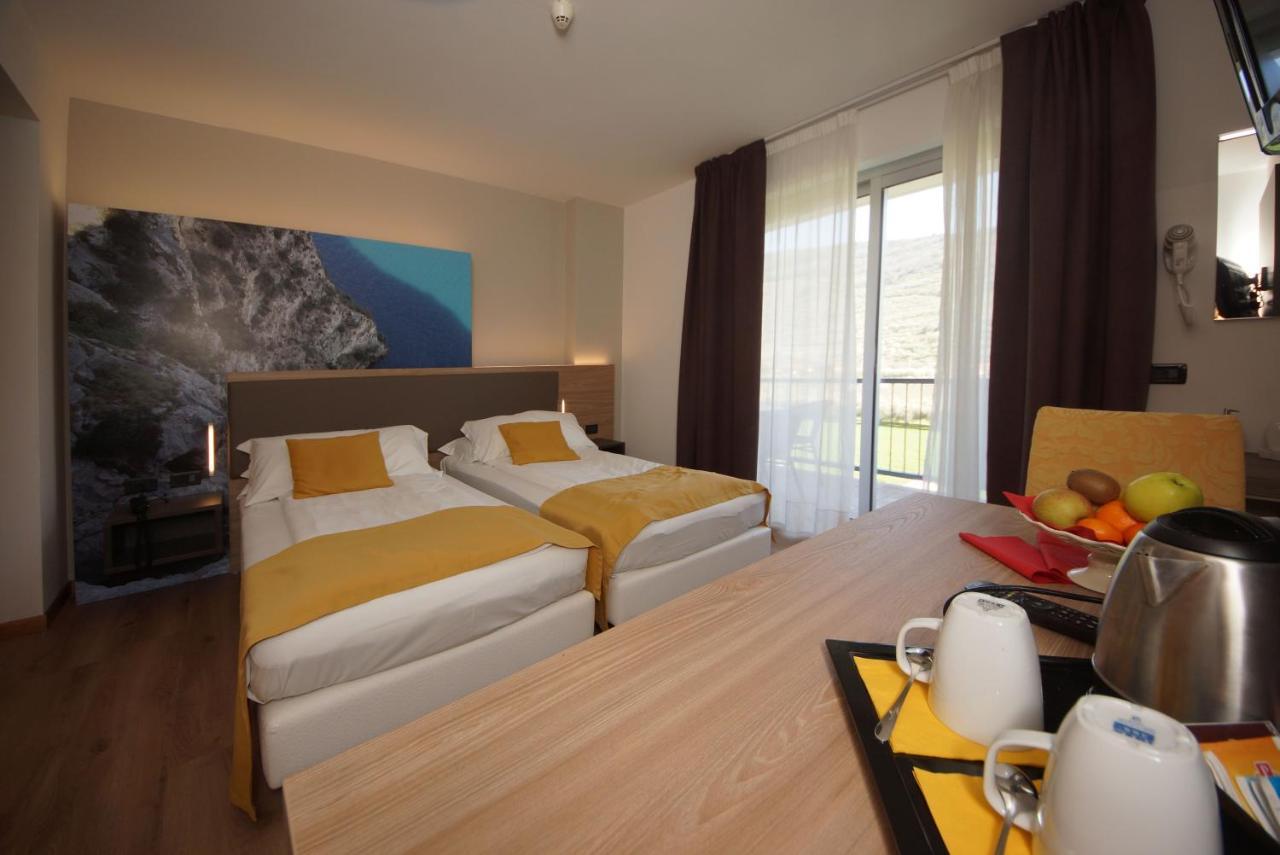 Ambassador Suite Hotel Riva del Garda Kültér fotó